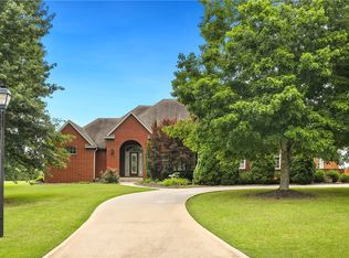 248 Napa Dr, Fayetteville, AR 72703