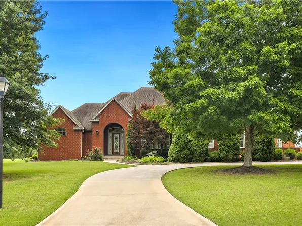 248 Napa Dr, Fayetteville, AR 72703