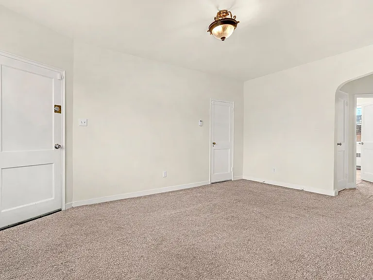 3706 W Franklin St — Photo 5