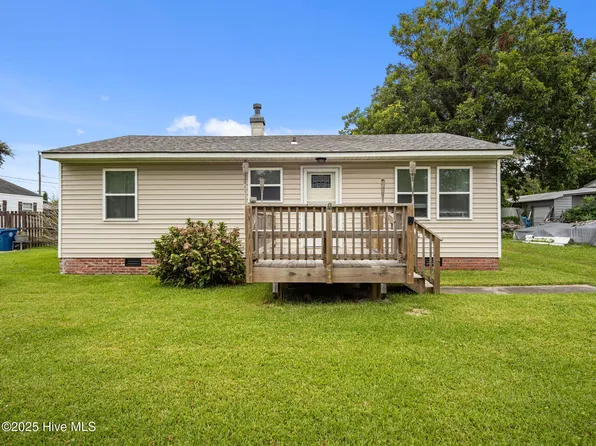 909 N 20th Street, Morehead City, NC 28557