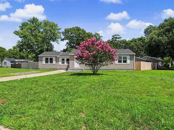 9 Michal Dr, Egg Harbor Township, NJ 08234