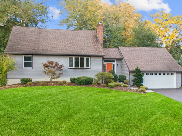 60 Winnepoge Drive, Fairfield, CT 06825