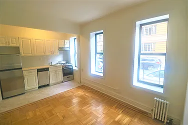 Rented by LEE & ASSOCIATES NYC RESIDENTIAL LLC