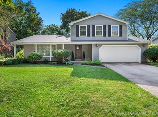 1541 Chippewa Dr, Naperville, IL