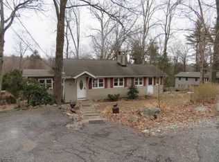 112 Birch Rd, Highland Lakes, NJ 07422