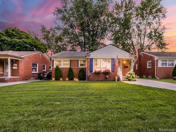 28501 Elmira St, Livonia, MI 48150