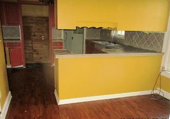 4th image of 2100 Ward Ave
