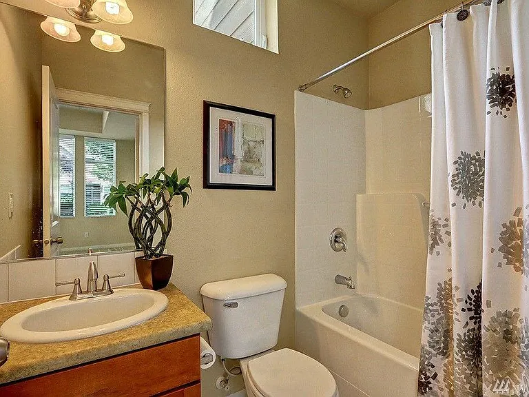 2479 NE Park Dr — Photo 12