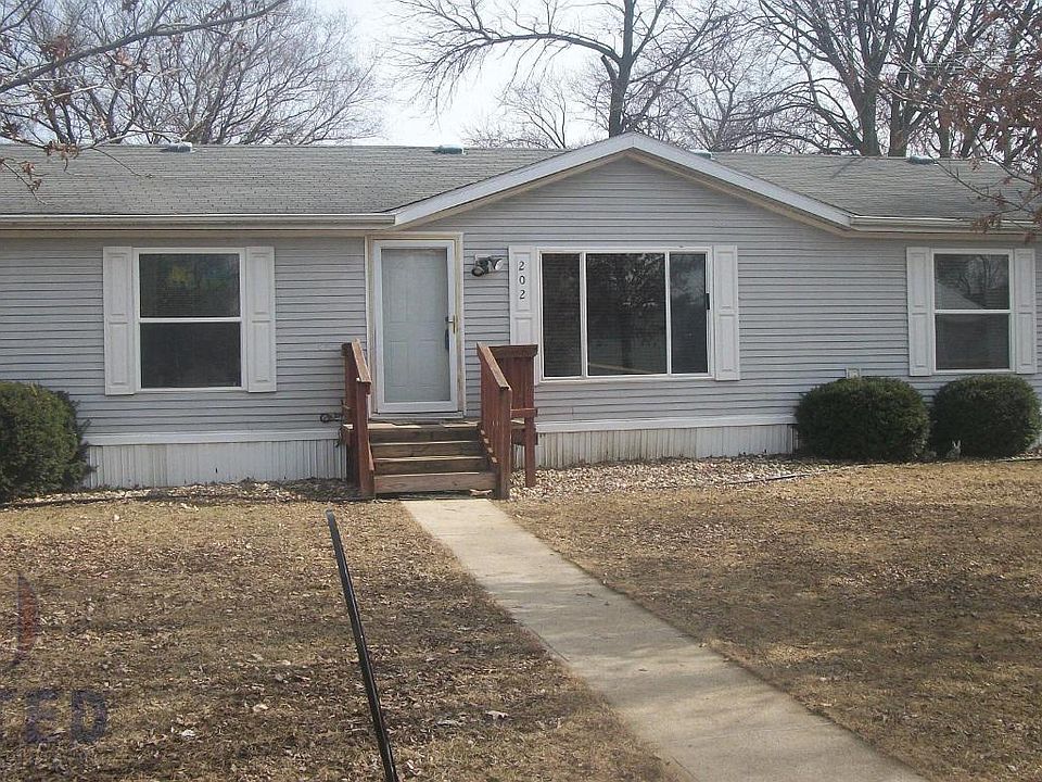 1st image of 202 Ironwood St