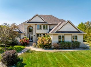 223 Winding Ridge Rd, Cedar Falls, IA 50613