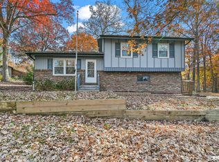 240 Stephenson Ln, Springfield, IL 62707