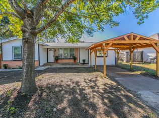 1017 S Adams St, Mc Gregor, TX 76657