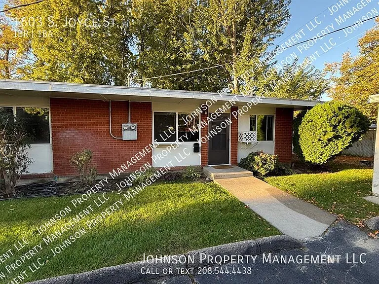 1603 S Joyce St — Photo 2