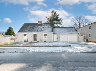 90 Garland Ave, Cranston, RI 02910