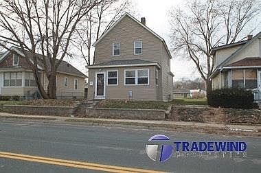 1st image of 120 12th Ave S