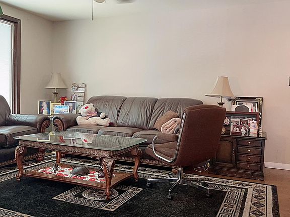 5th image of 16513 Brenden Ln