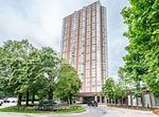 7 Concorde Pl #701, Toronto, ON M3C 3N4