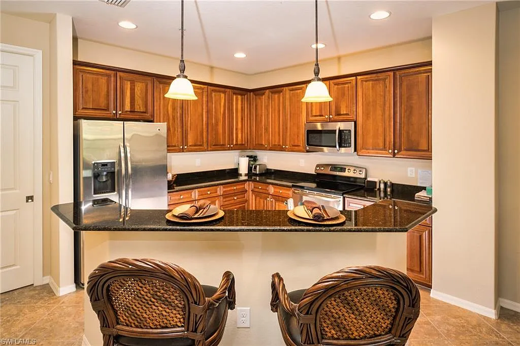 3 bed, 2.0 bath, 1674 sqft, $6,000 — Photo 4