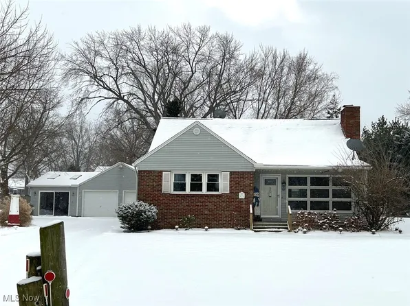 4271 Edgewater Dr, Vermilion, OH 44089
