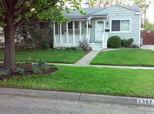 1307 Fall River Rd, Ypsilanti, MI 48198