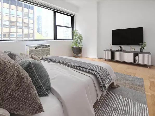 330 East 46th Street image 2 of 8