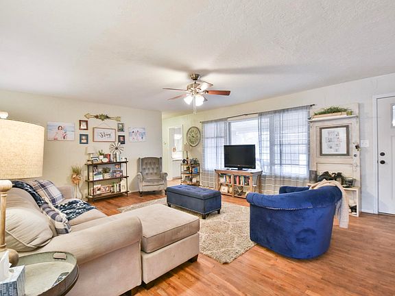 5th image of 5 Sherwood Ln