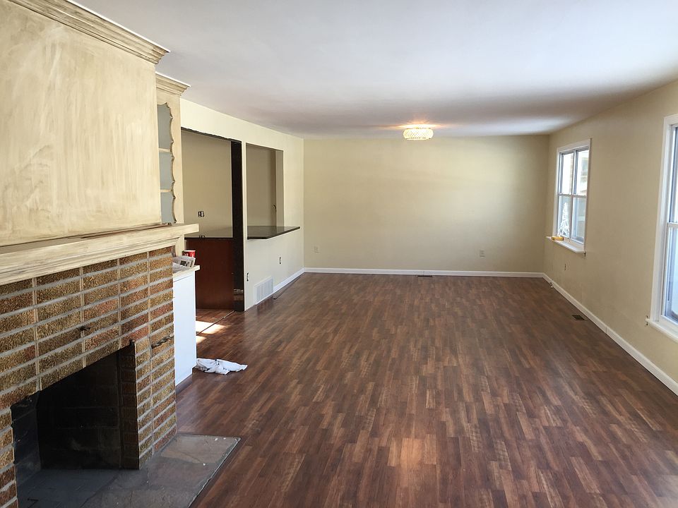 1st image of 23 Victoria Blvd