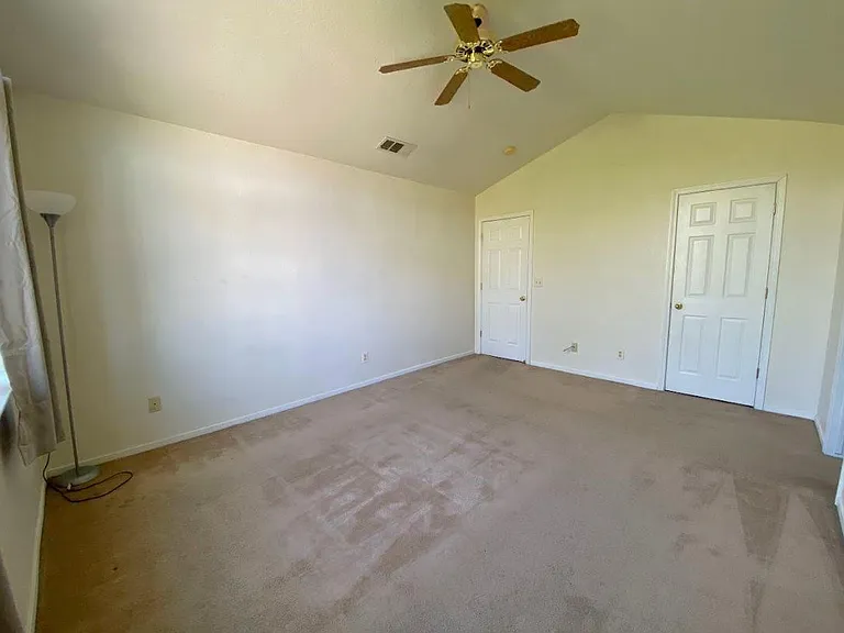 3125 Campus Dr — Photo 18