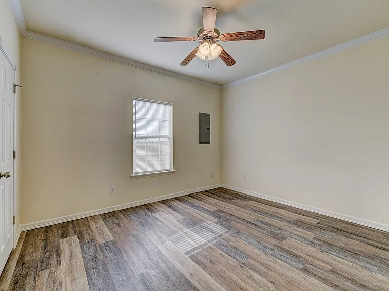 Geronimo Wind Apartments LLC — Photo 8