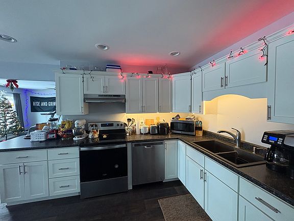 4th image of 909 Carlisle Dr