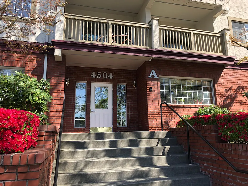 Washington Square Apartments