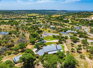 116 Homestead Park Rd N, Comfort, TX 78013