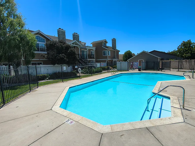 2477 S Village Green Dr — Photo 26