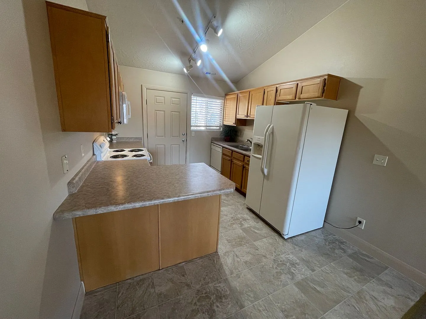 La Venita Condo! Price Reduced!! — Photo 4
