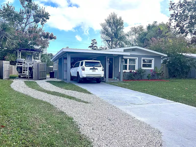 2549 Crestwood Ave — Photo 2