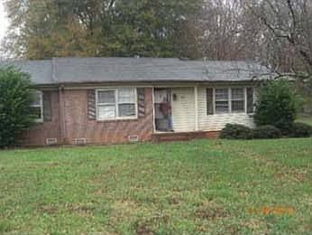 2nd image of 932 Ridgeway Dr