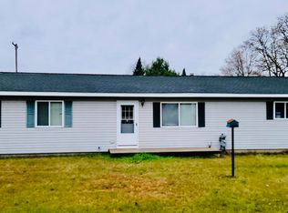 1002 Mayberry St, Oscoda, MI 48750