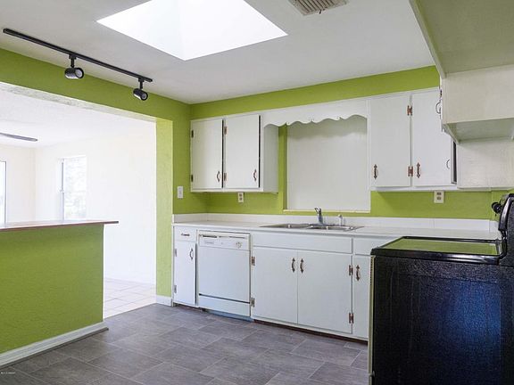 5th image of 1127 Woodside Dr