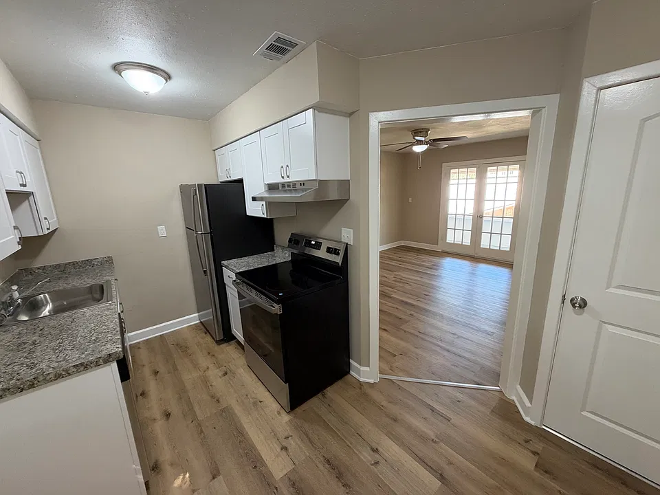 313 Laurel St #5