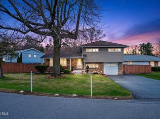 6 Nicholas Drive, Albany, NY 12205
