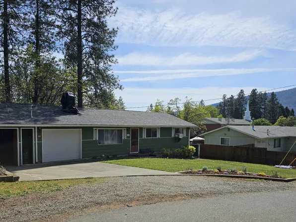 333 Terrace Dr, Cave Junction, OR 97523