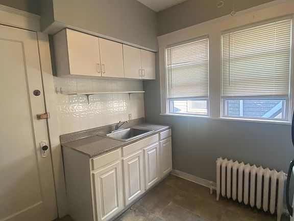 5th image of 447 Richmond Ave #4
