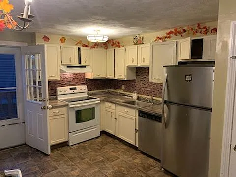 54 Pinehurst Ave — Photo 4
