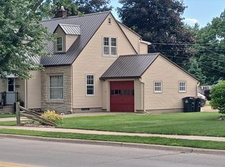 817 S Main St, Shawano, WI 54166