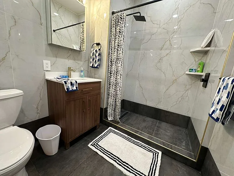 90 N Swan St #302 — Photo 11
