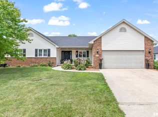 529 Teal Dr, Chatham, IL 62629