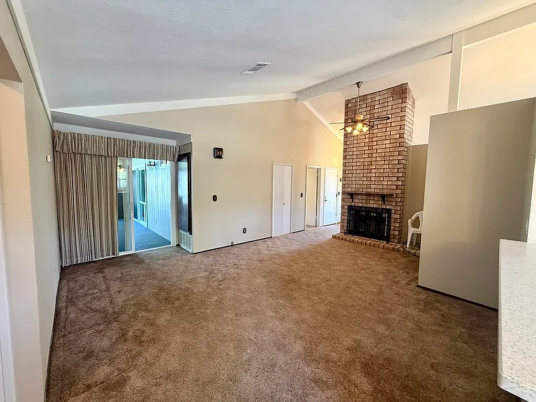 2810 Miller Ct — Photo 15