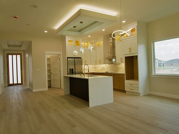 5th image of 3467 Allison Way W