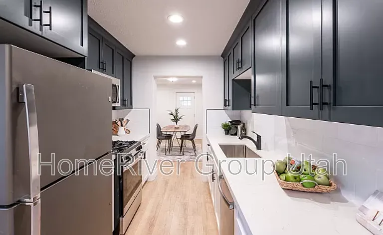 1626 E Downington Ave — Photo 3