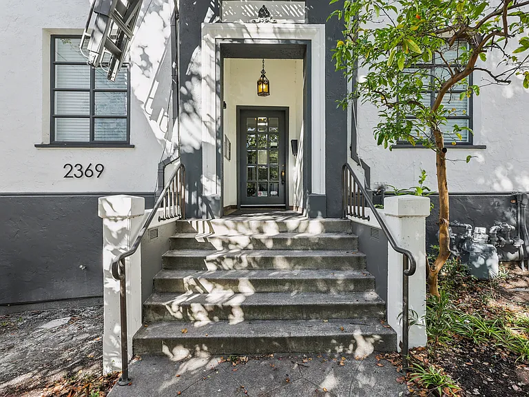 Front exterior view of the apartment building at 2369 Le Conte Ave, Berkeley, CA 94709, USA